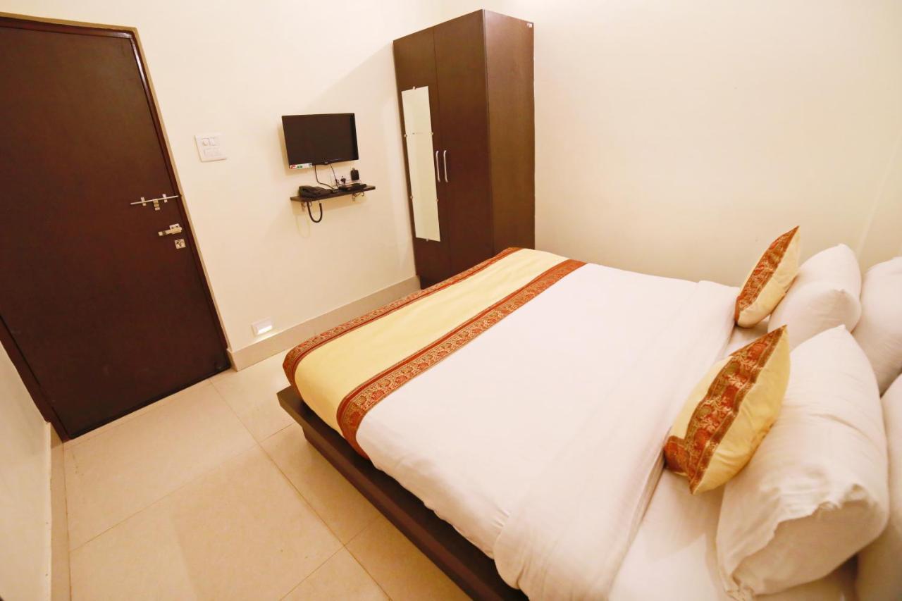 Oyo 16708 Sada Shiv Guest House Varanasi Luaran gambar