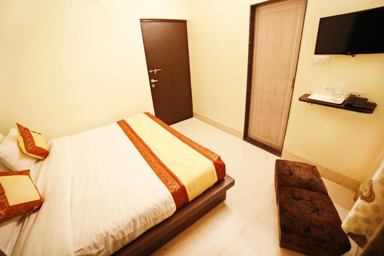 Oyo 16708 Sada Shiv Guest House Varanasi Luaran gambar