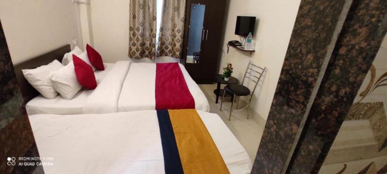 Oyo 16708 Sada Shiv Guest House Varanasi Luaran gambar