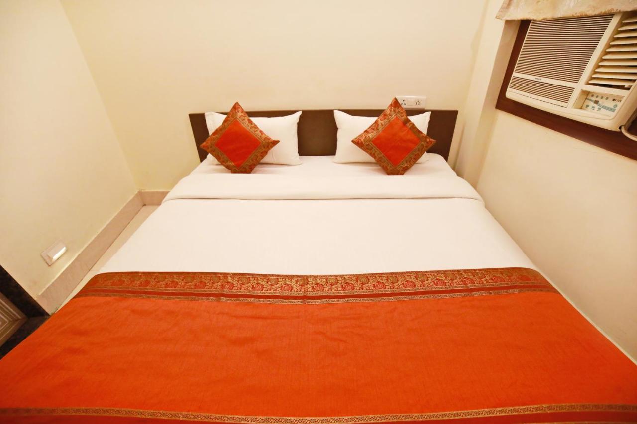 Oyo 16708 Sada Shiv Guest House Varanasi Luaran gambar