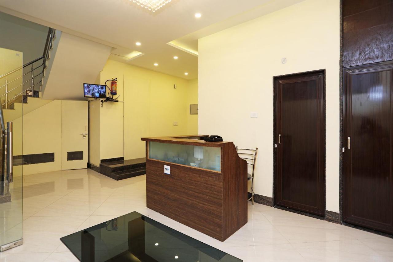 Oyo 16708 Sada Shiv Guest House Varanasi Luaran gambar